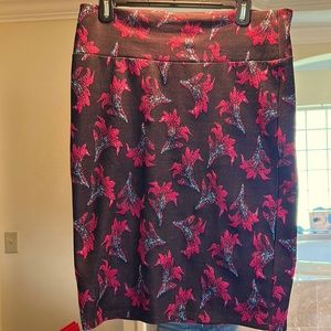 Woman’s LuLaRoe Cassie skirt.  Size L